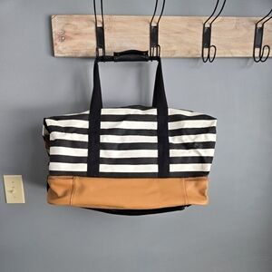 DSW Weekender Bag w/ Shoe Compartment